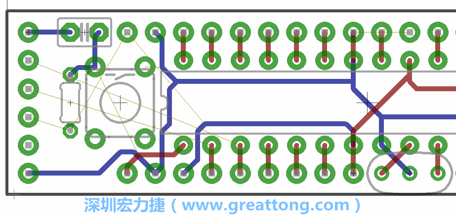 4.1. 把剩下的元件移動到電路板工作區上。