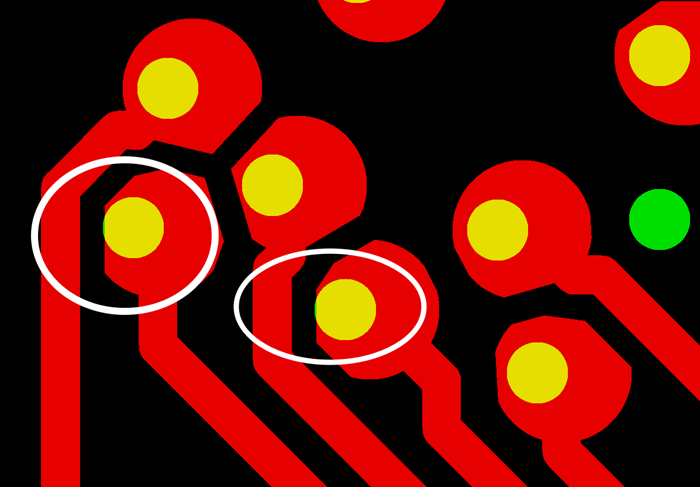 PCB生產(chǎn)會產(chǎn)生同一方向性的小小量偏移，焊盤被削的方向無規(guī)則，最惡劣的情況還會出現(xiàn)個別孔破焊環(huán)